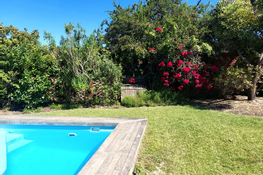 2 Bedroom Property for Sale in The Island Western Cape